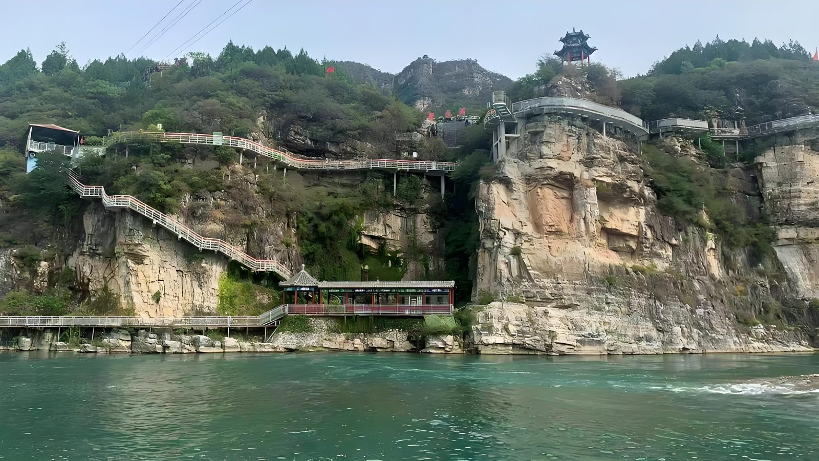 十渡聚龙湾景区