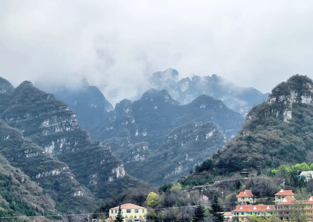十渡山谷远景适合漂流和观景